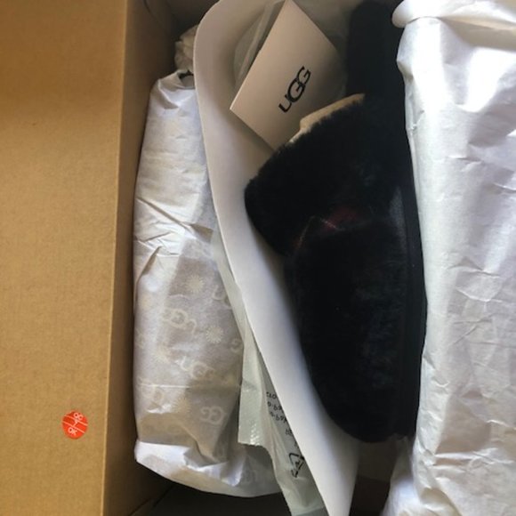 UGG Dalla Plaid Shearling Black Slipper. Sheepskin. NWT. Size: 9 - Picture 2 of 13